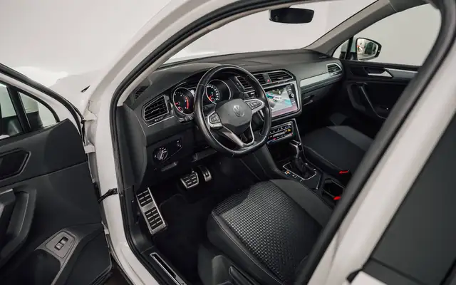Volkswagen Tiguan view 13