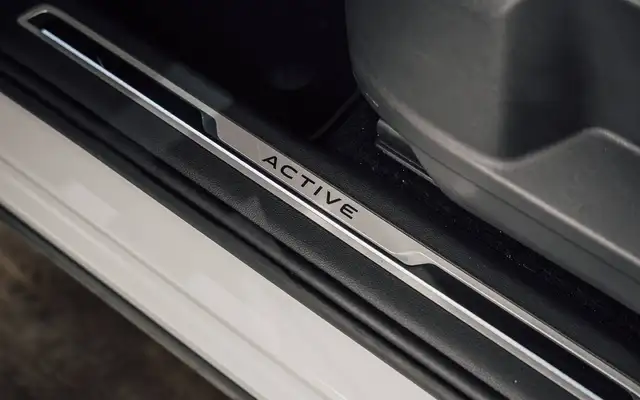 Volkswagen Tiguan view 12