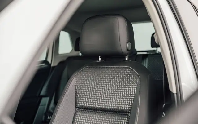 Volkswagen Tiguan view 14