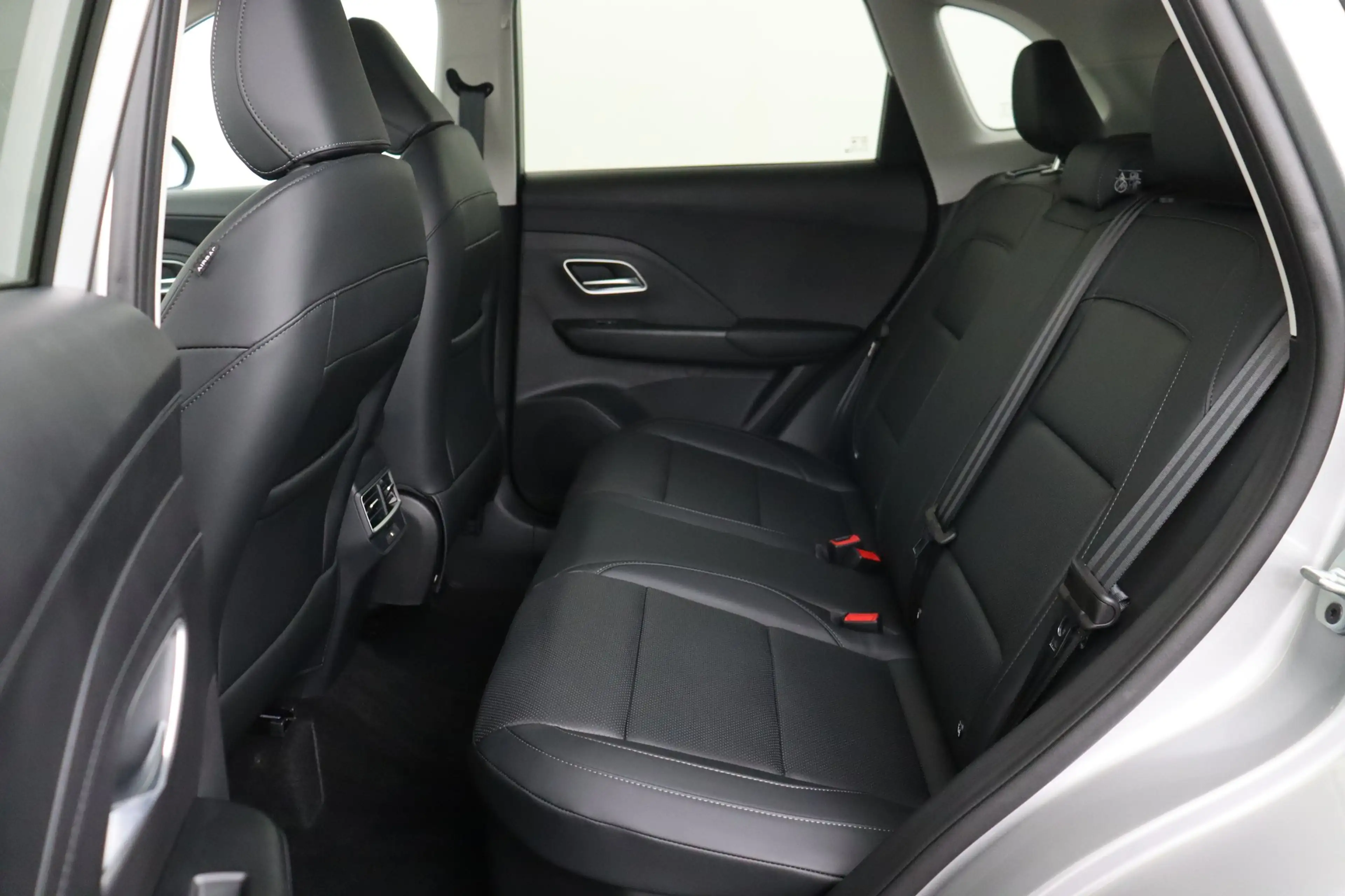 MG ZS 1.5 L LUXURY HYBRIDE + A/T + GPS + LEDER + CARPLAY — photo 13