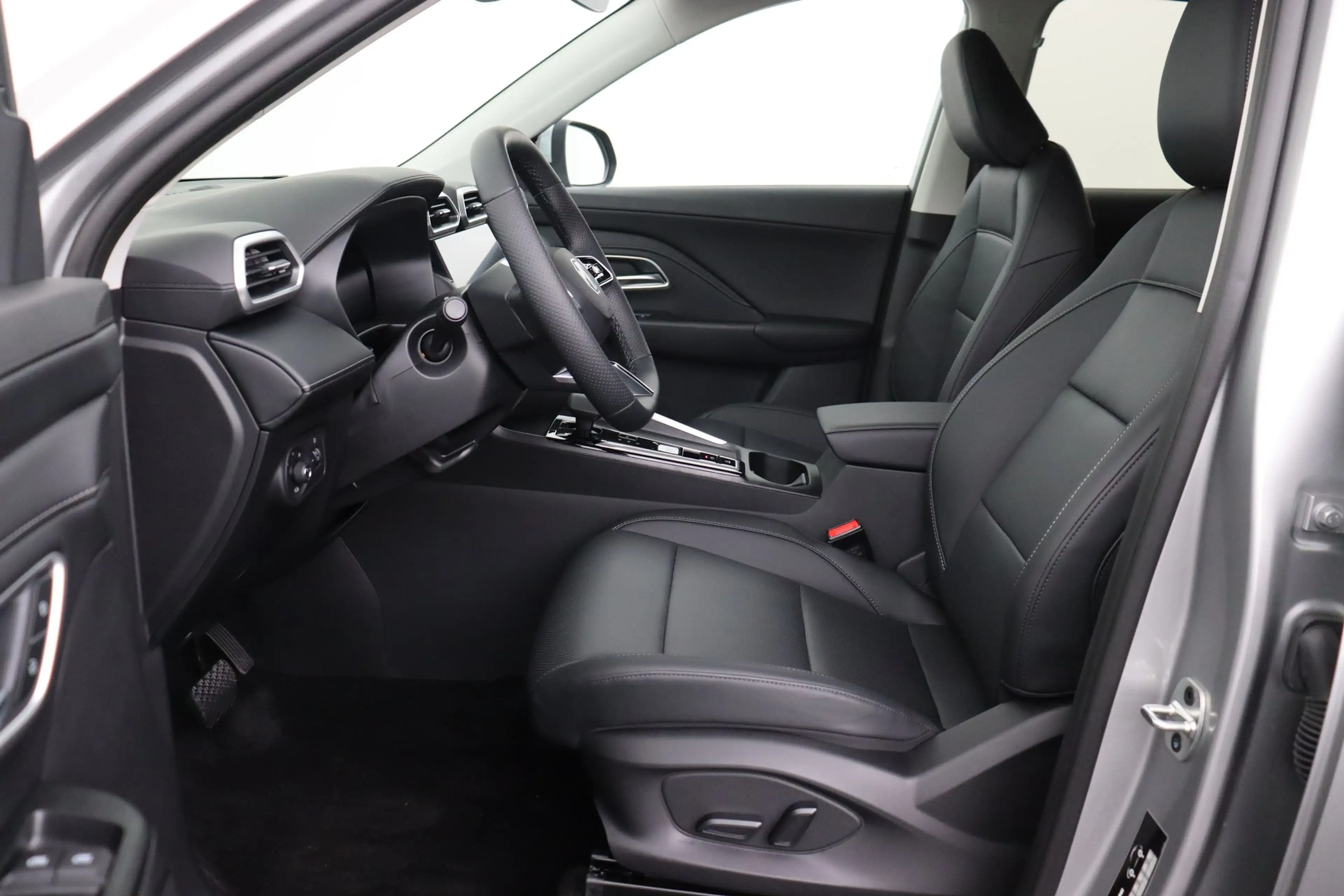 MG ZS 1.5 L LUXURY HYBRIDE + A/T + GPS + LEDER + CARPLAY — photo 10