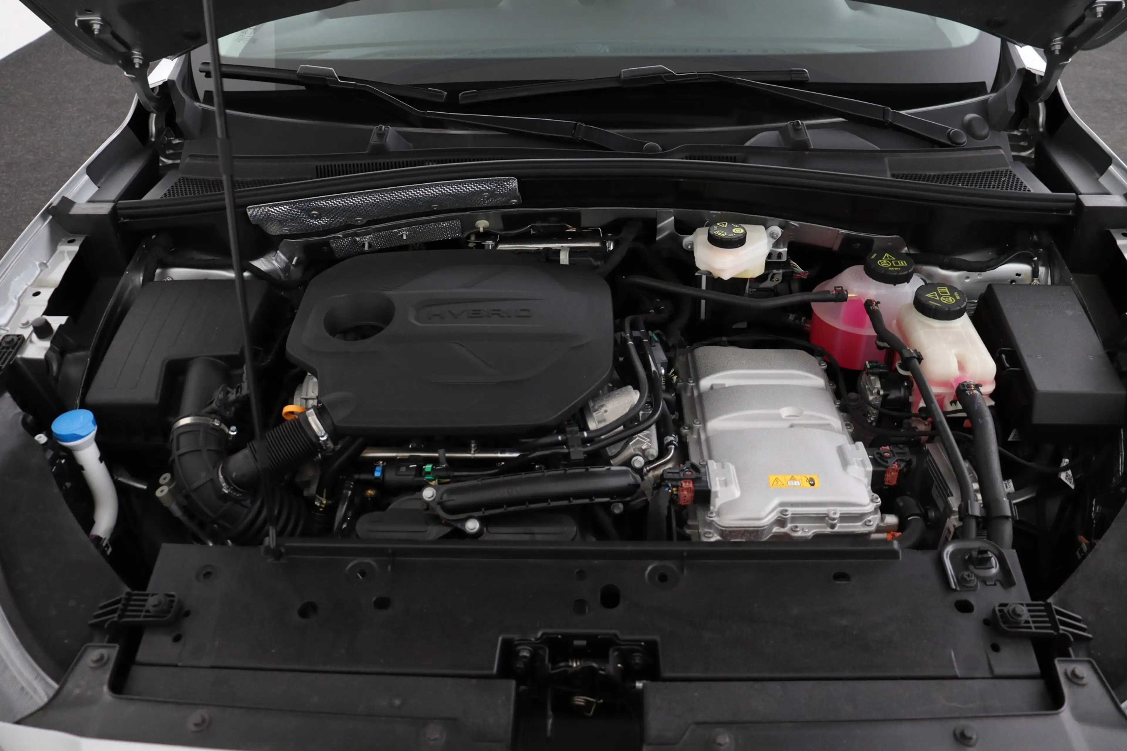 MG ZS 1.5 L LUXURY HYBRIDE + A/T + GPS + LEDER + CARPLAY — photo 14