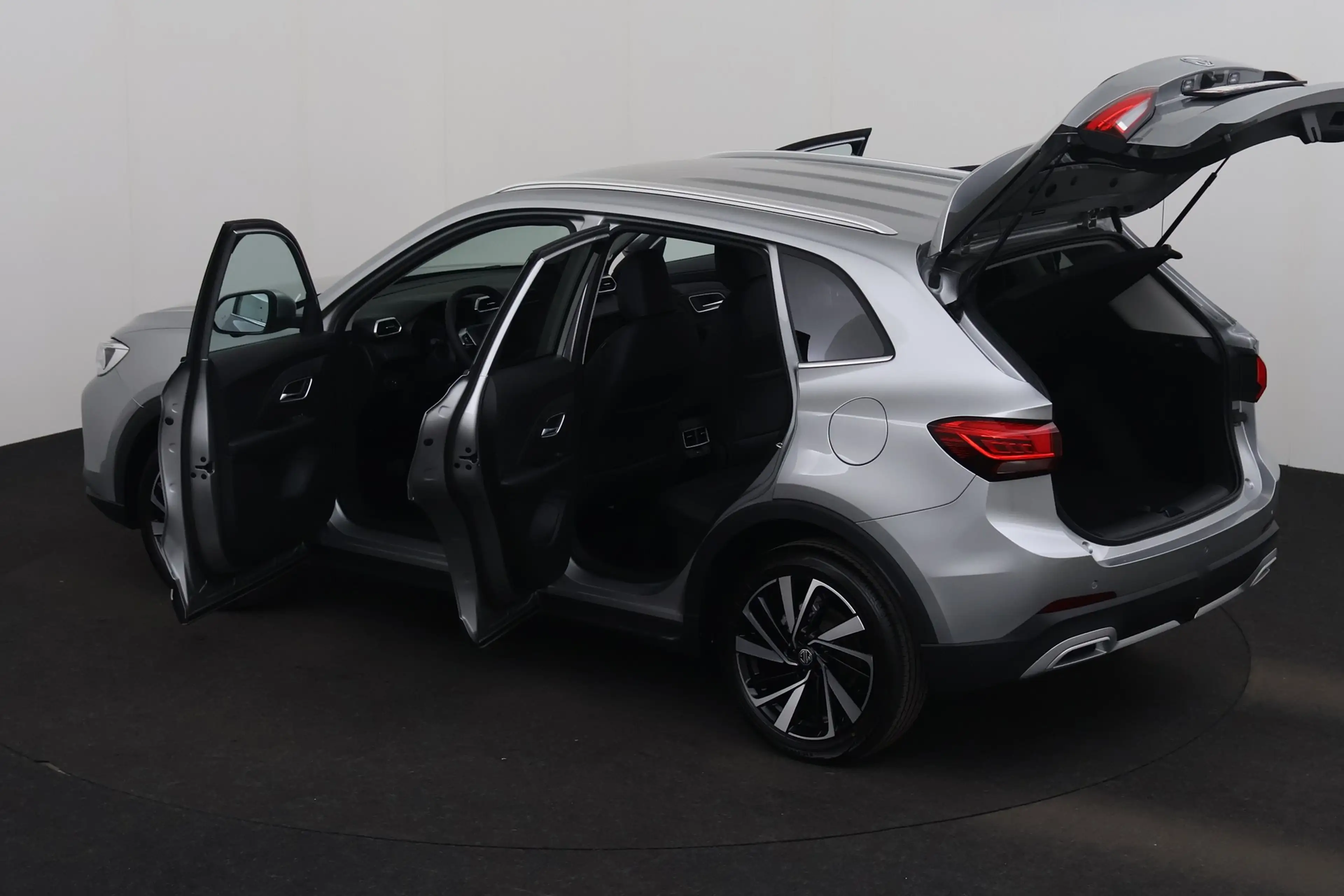 MG ZS 1.5 L LUXURY HYBRIDE + A/T + GPS + LEDER + CARPLAY — photo 8