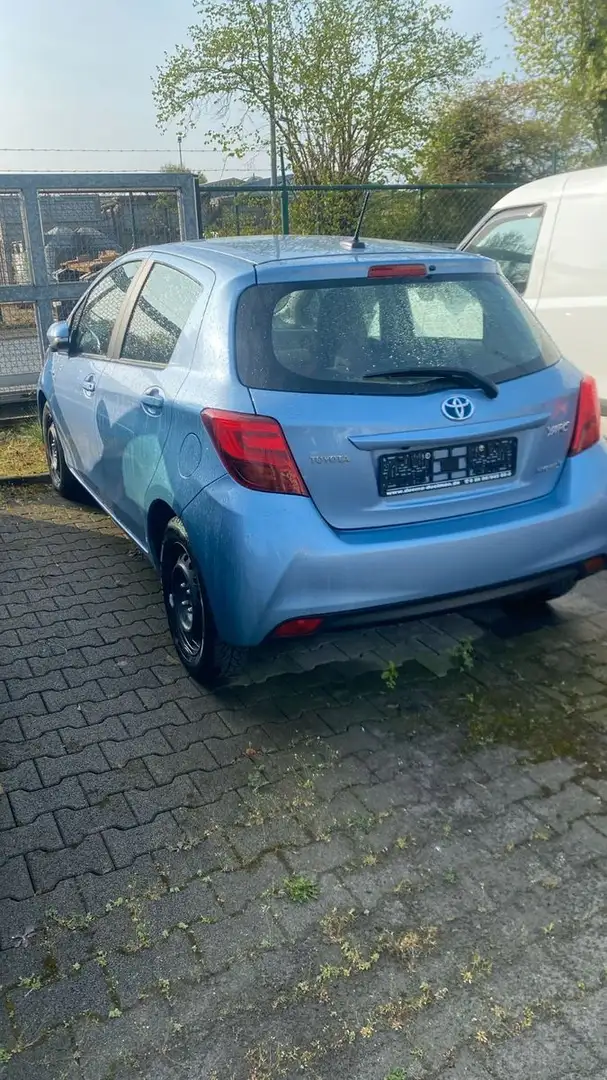 Toyota Yaris Lounge Hybrid Blauw - 2