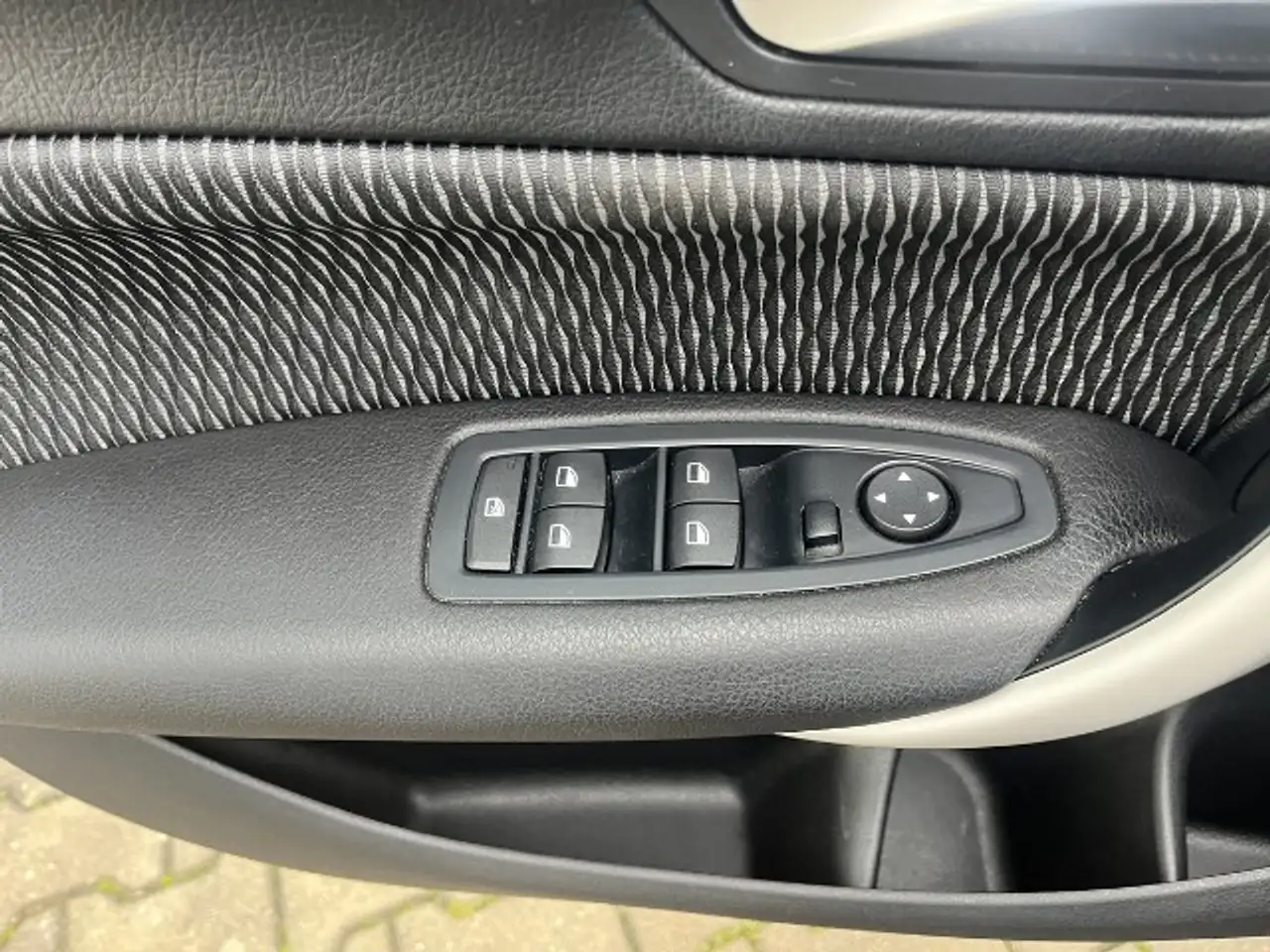 BMW 118 i Advantage 8- fach bereift — photo 11