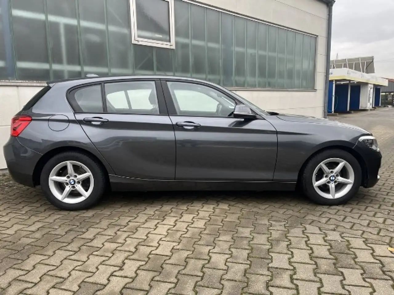 BMW 118 i Advantage 8- fach bereift — photo 3