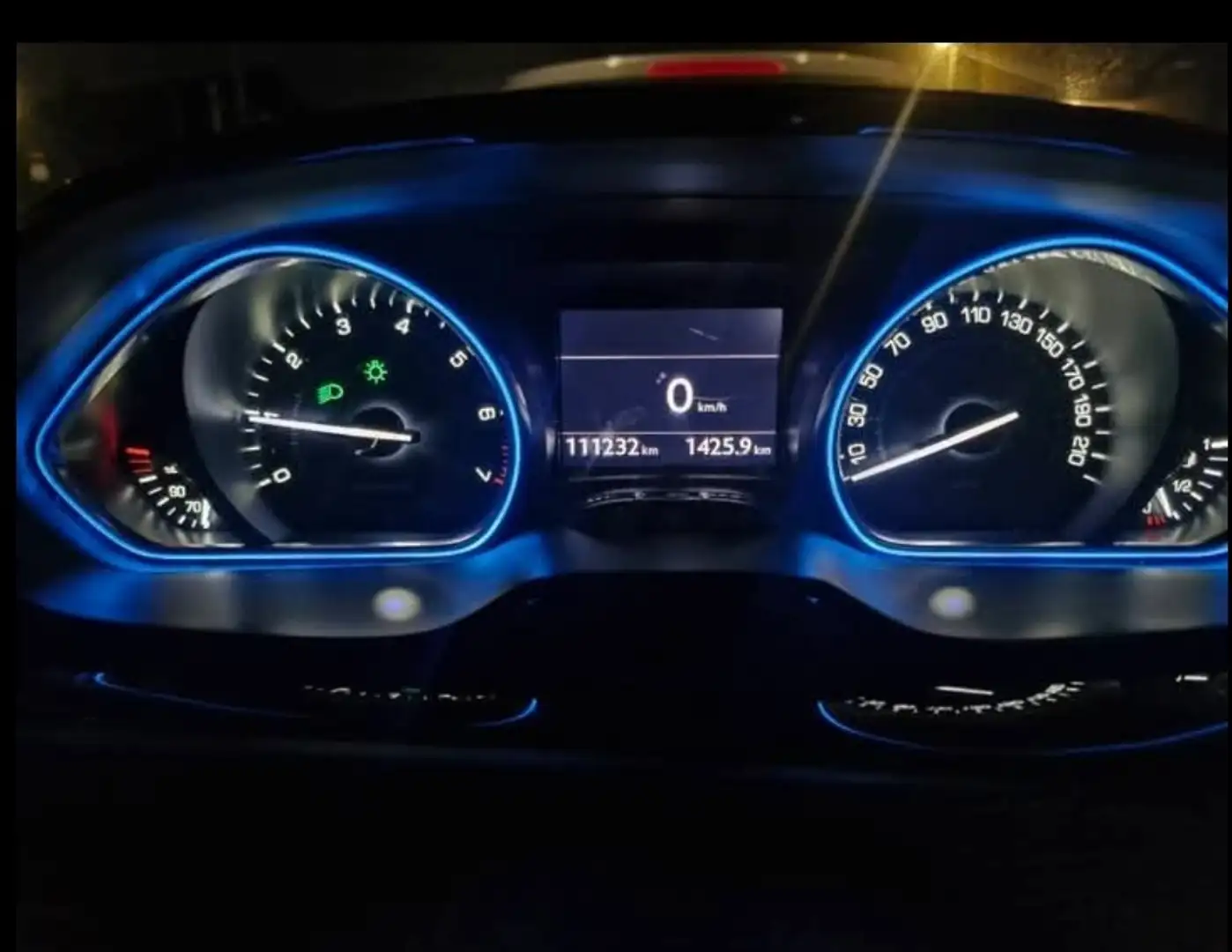 Peugeot 2008 2008 120 VTI 1.6 benzine Bruin - 1