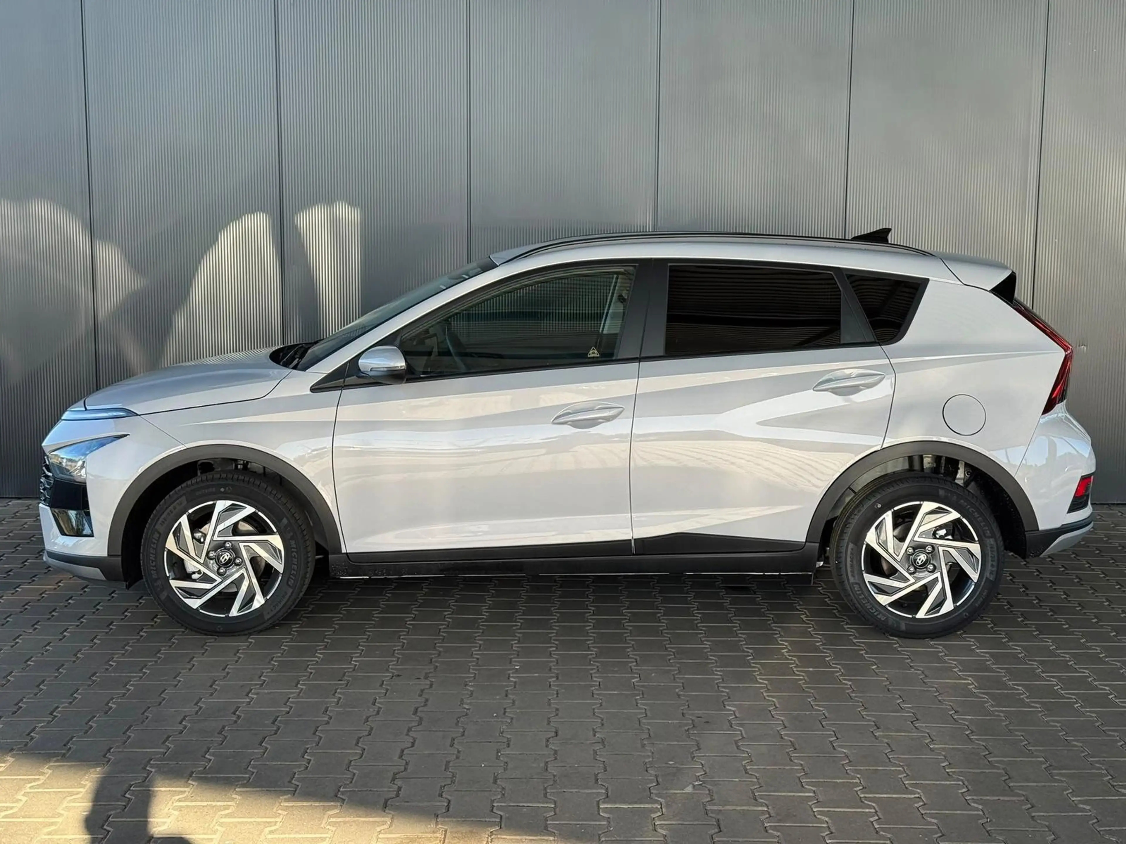 Hyundai BAYON Comfort Plus 1.0 T-GDI 7-DCT AT / Tempomat / Kamer — photo 2