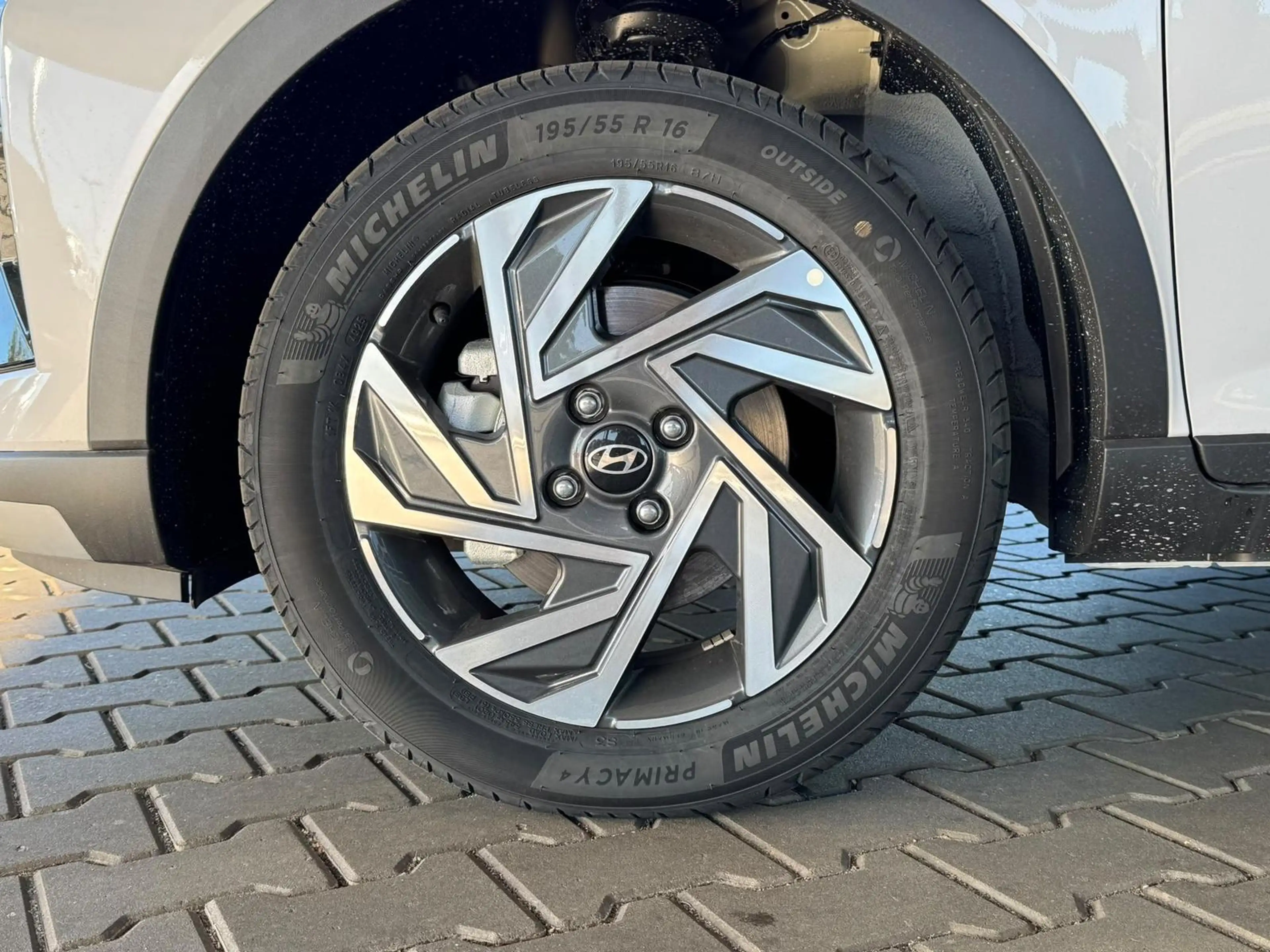 Hyundai BAYON Comfort Plus 1.0 T-GDI 7-DCT AT / Tempomat / Kamer — photo 10