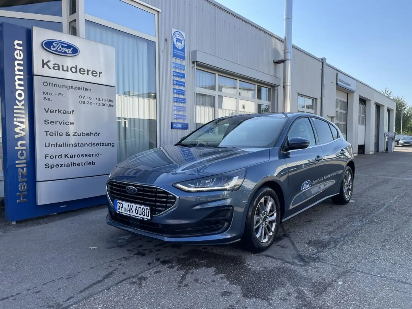 Ford Focus 1.0 EcoBoost Hybrid TITANIUM (DEH) Blauw - 1