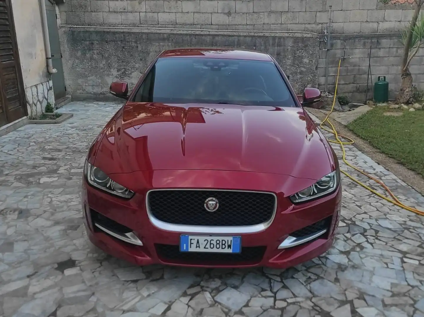 Jaguar XE XE 2.0d Prestige 180cv auto Czerwony - 1