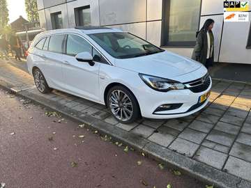 Sports Tourer 1.6 Turbo Innovation Nap Schuifdak A