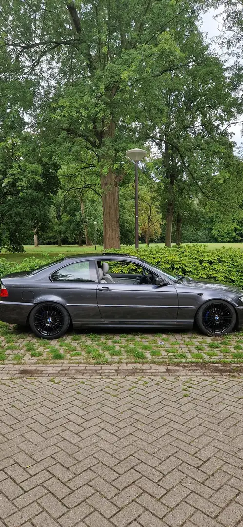 BMW 320 Ci - 2