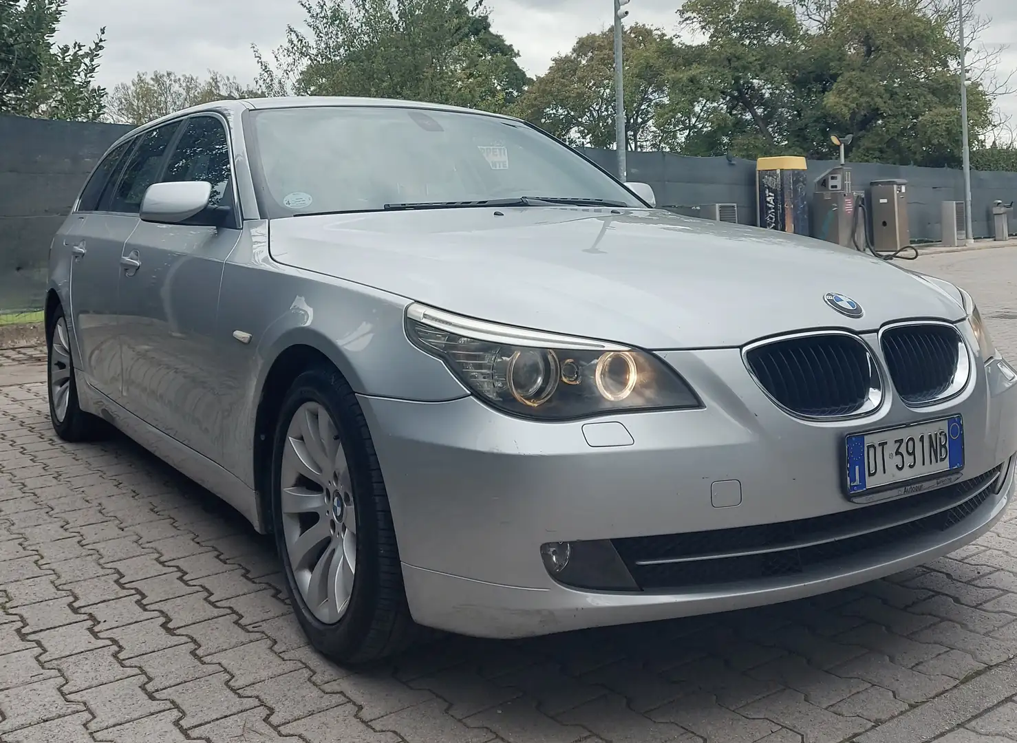 BMW 520 520d Touring Eletta Ezüst - 2