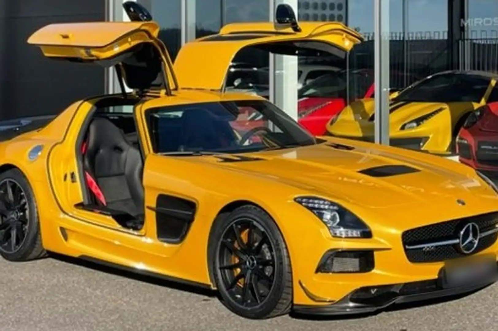 Mercedes-Benz SLS Żółty - 2