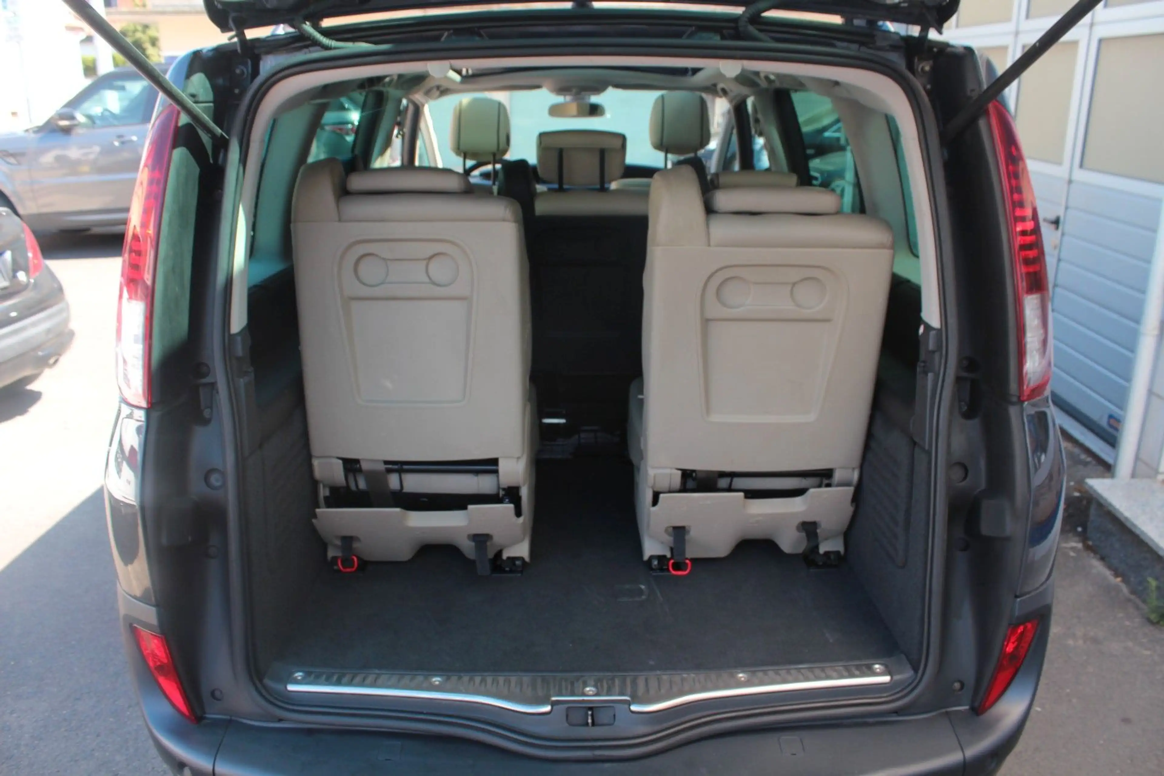Renault Grand Espace 2.0 dCi Initiale Paris Pano*Xenon — photo 15