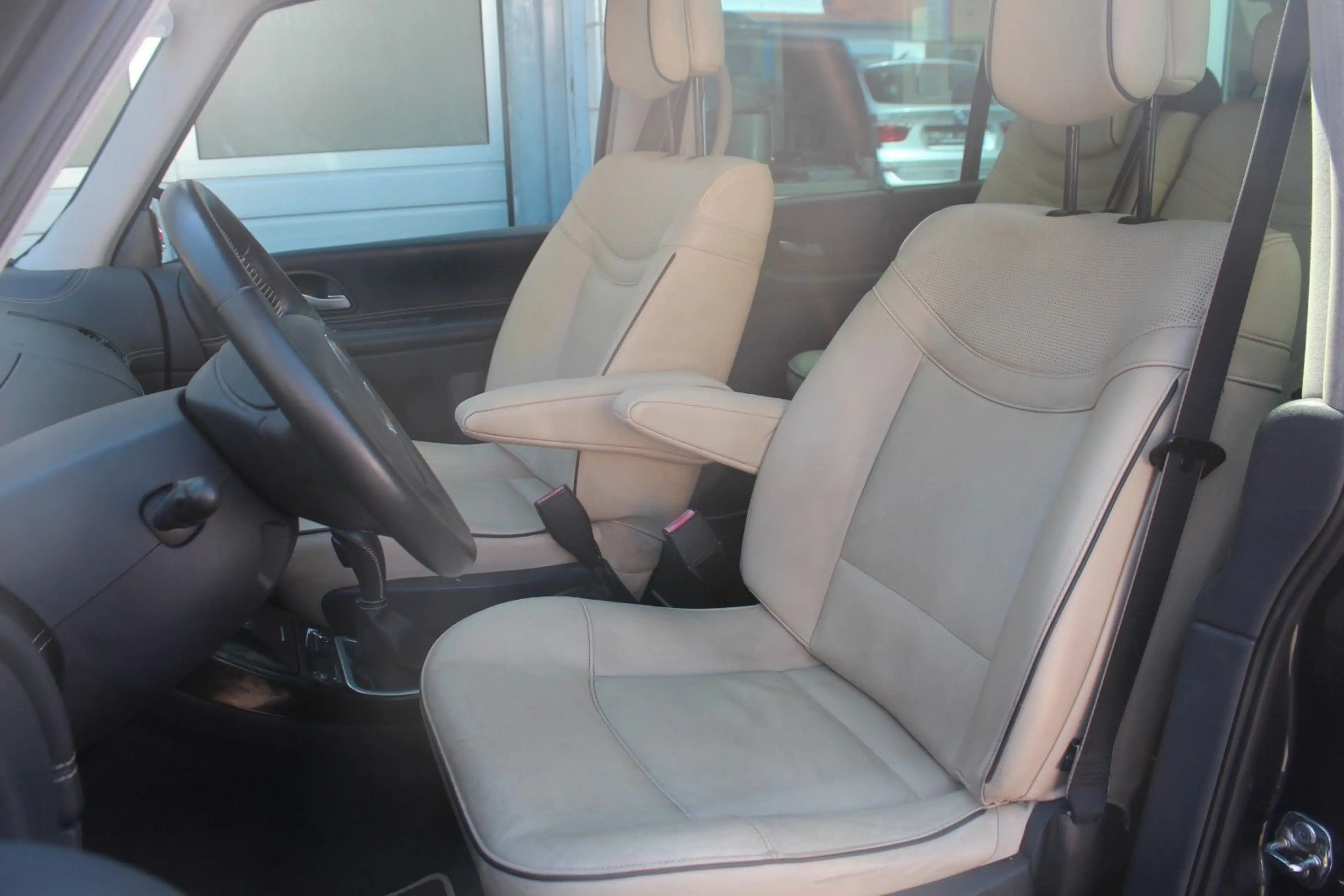 Renault Grand Espace 2.0 dCi Initiale Paris Pano*Xenon — photo 10