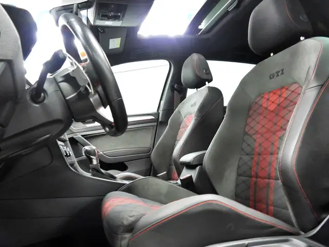 Volkswagen Golf view 19