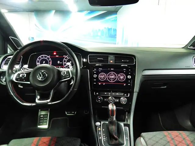 Volkswagen Golf view 23