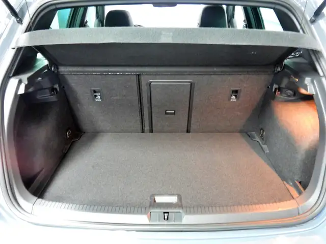 Volkswagen Golf view 26