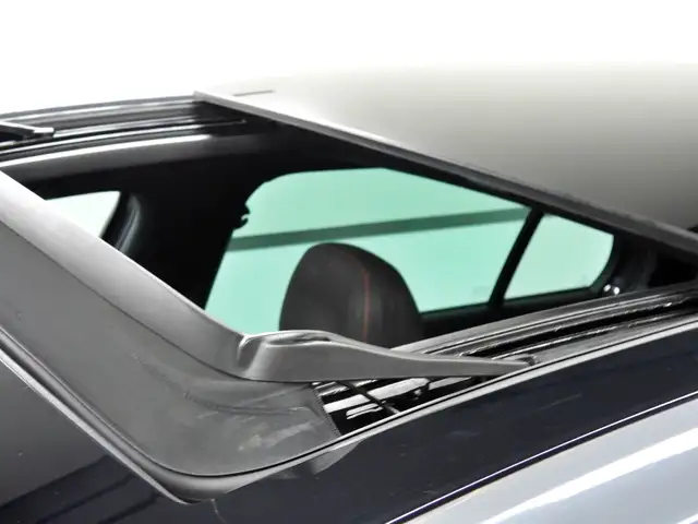 Volkswagen Golf view 11