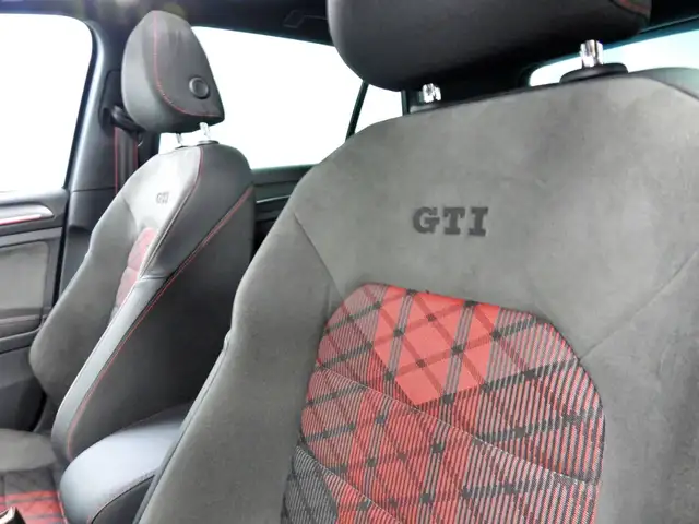 Volkswagen Golf view 22