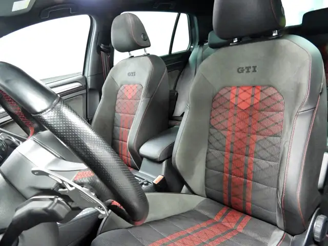 Volkswagen Golf view 20