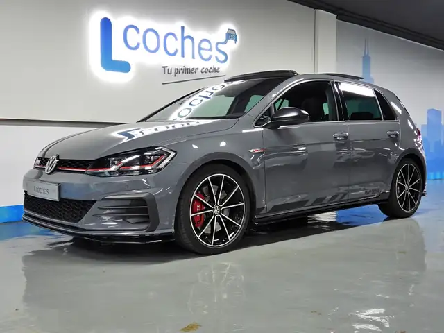 Volkswagen Golf view 4
