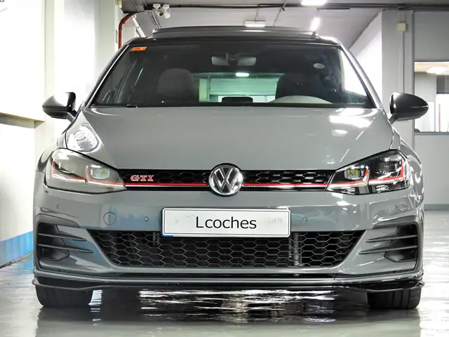 Volkswagen Golf view 6