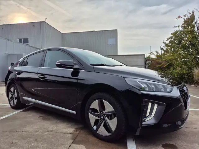 Hyundai IONIQ 1.6 GDi HEV // HYBRID // 2022 !!