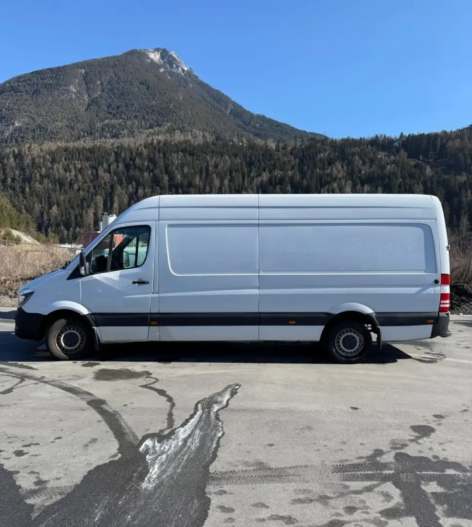 Mercedes-Benz Sprinter - 1