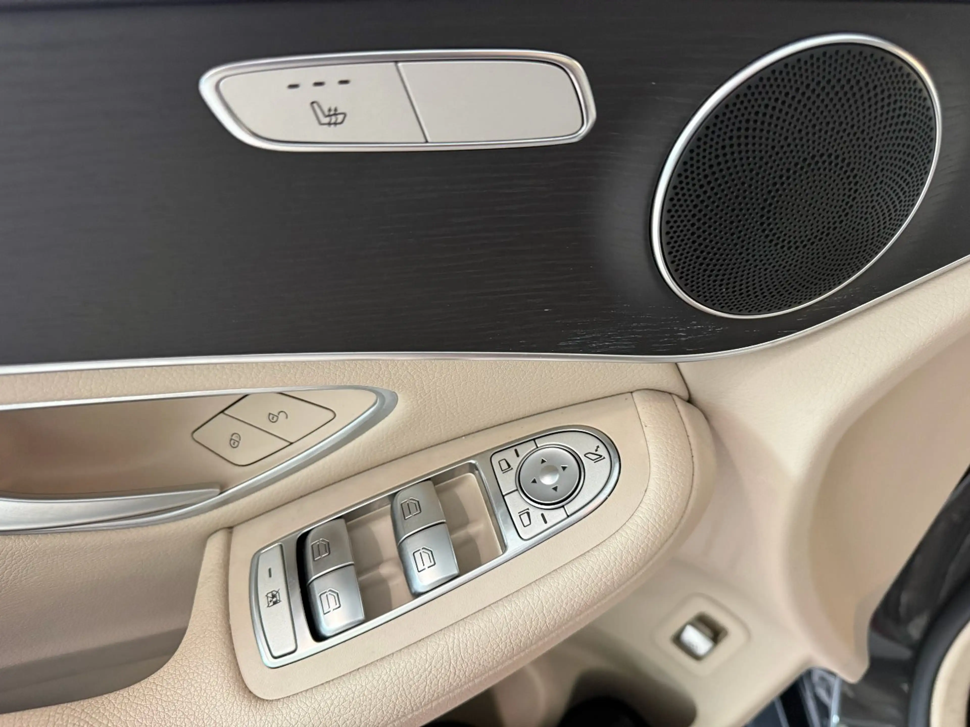 Mercedes-Benz GLC 220 d 4Matic*Panorama*AHK — photo 12