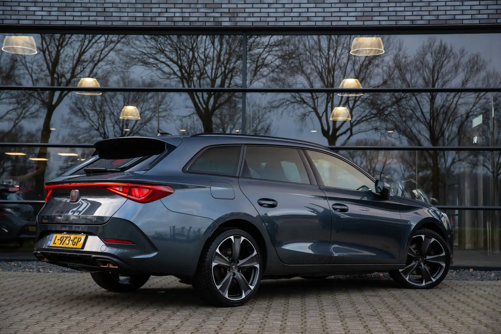 CUPRA Leon Sportstourer 1.4 e-Hybrid VZ Business , Trekhaak, Gris - 2