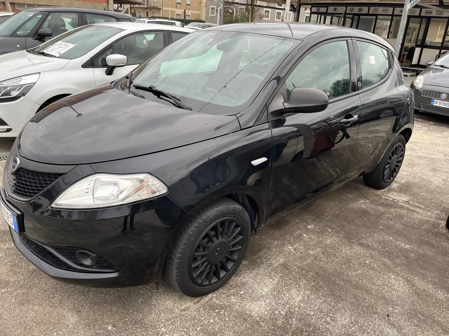 Lancia Ypsilon 1.2 Silver ecochic Gpl 69cv Noir - 1
