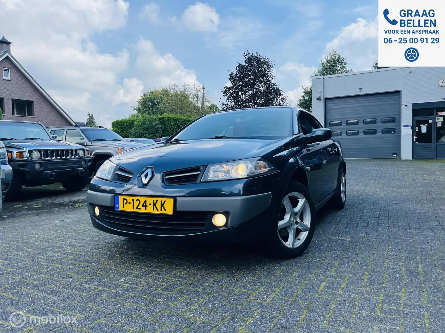 Renault Megane CC 1.6-16V Leder / LM / Apple CarPlay / Camera / A Grau - 1