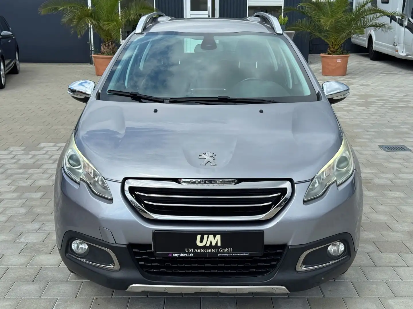 Peugeot 2008 Allure 1.2. Aut./AHK/PDC/TEMPOMAT/KLIMAAUTO Grau - 2