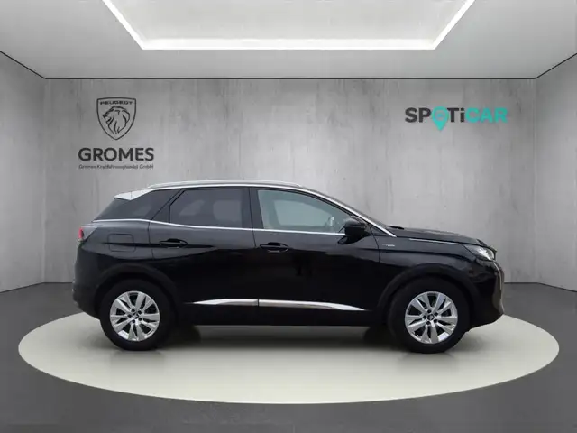 Peugeot 3008 view 2