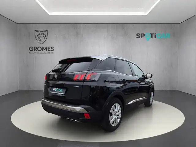 Peugeot 3008 view 3