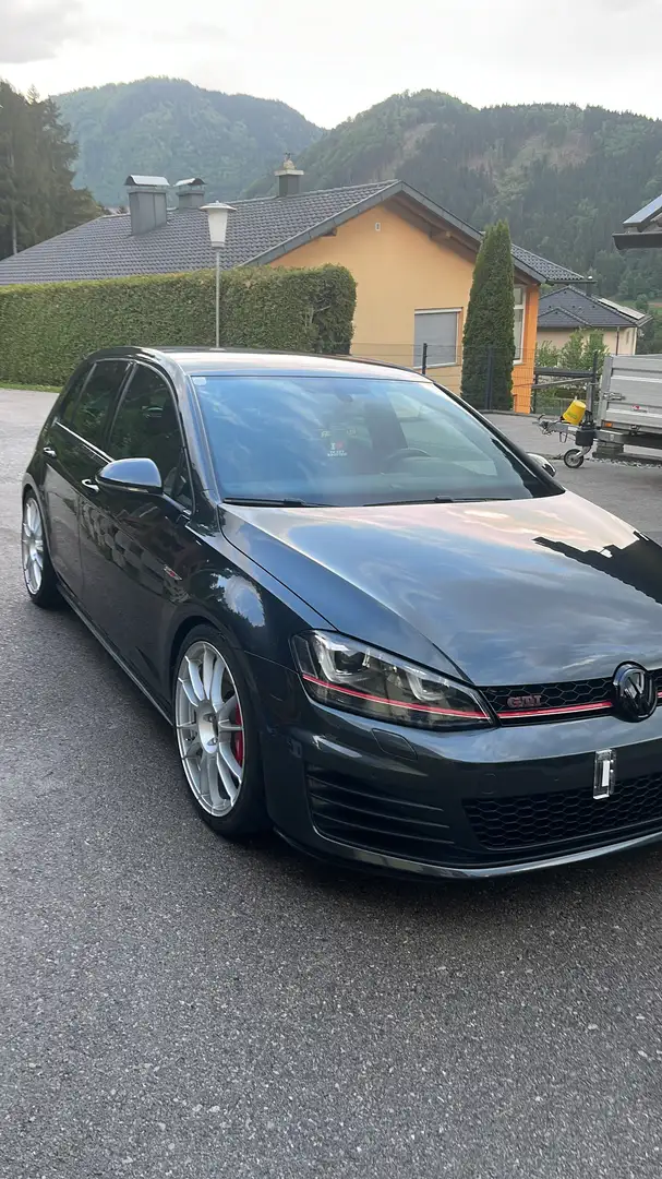 Volkswagen Golf GTI Golf GTI 2,0 TSI GTI Grau - 1