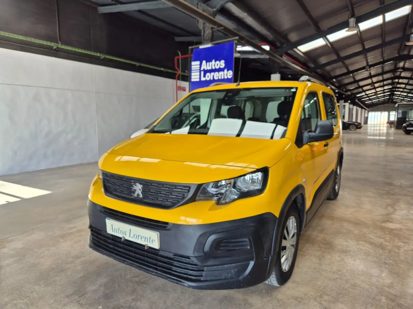 Peugeot Rifter 1.5HDI 75 CV Amarillo - 1