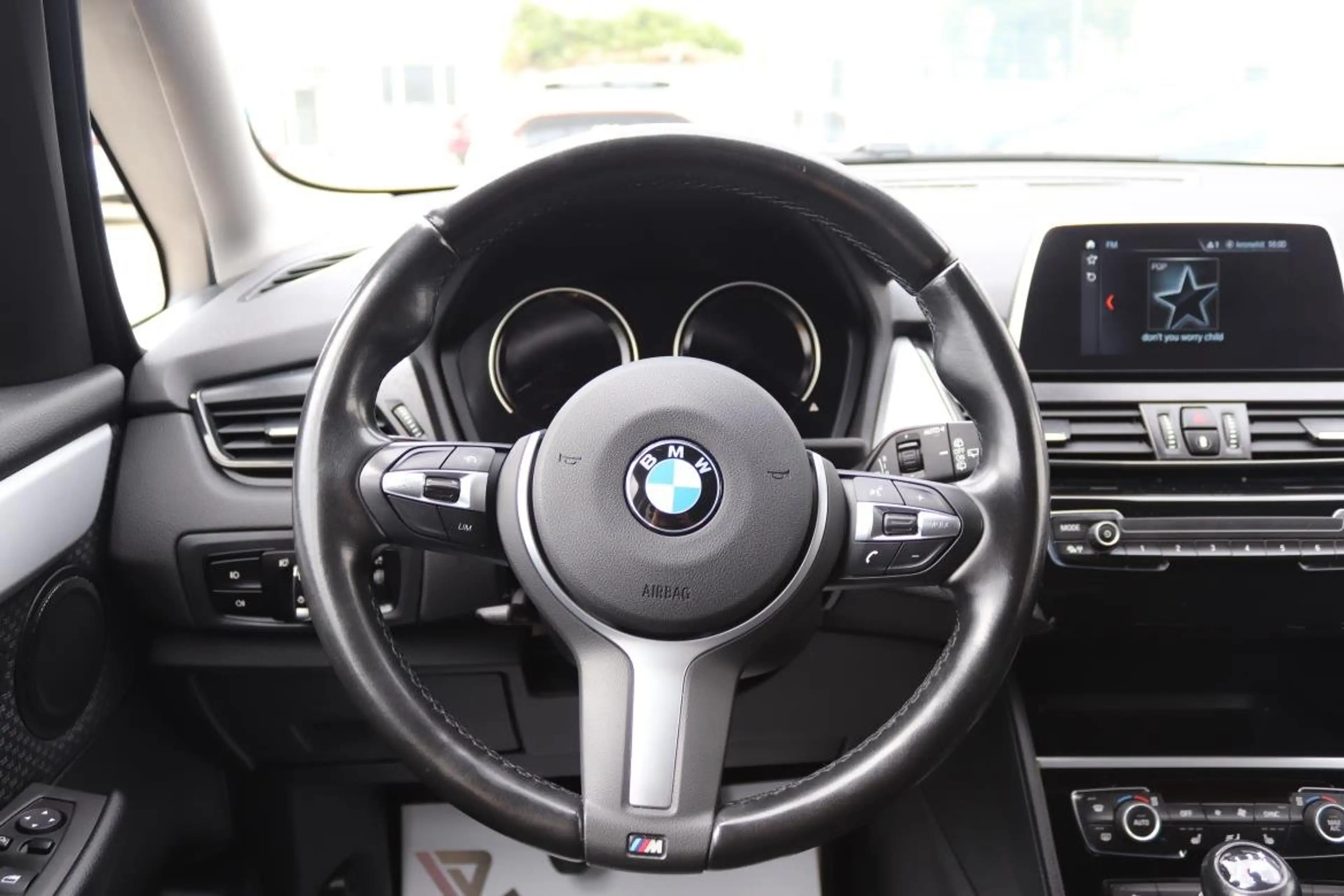 BMW 216 216 d Advantage — photo 11