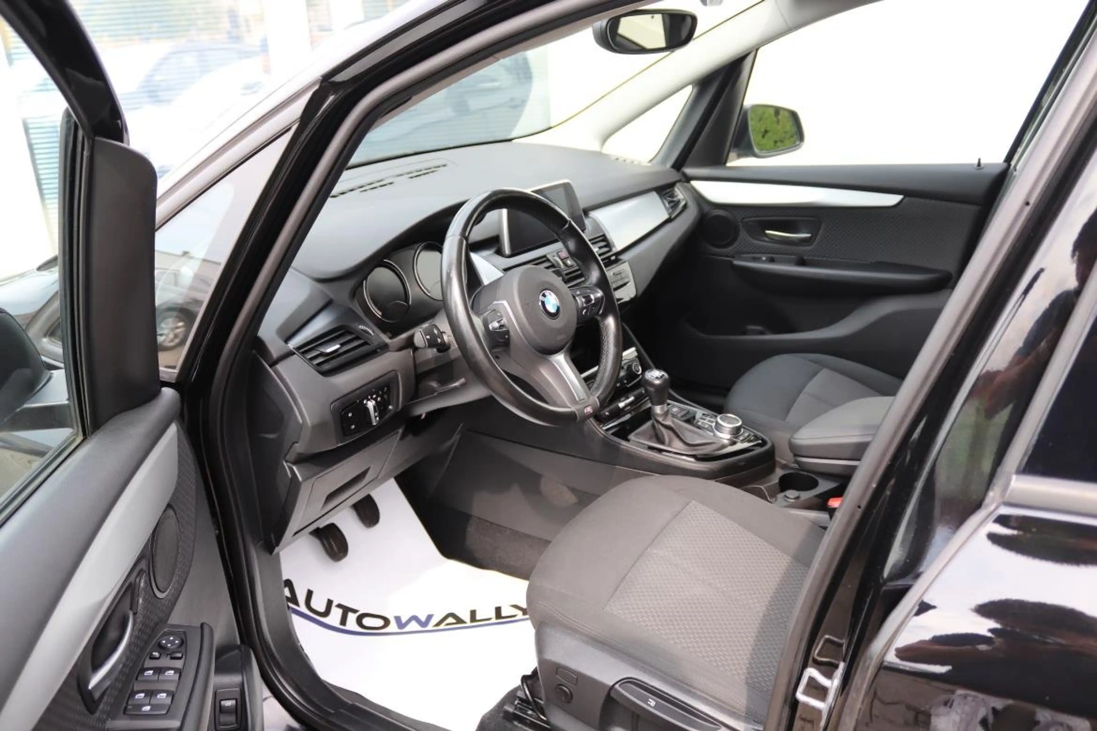 BMW 216 216 d Advantage — photo 5