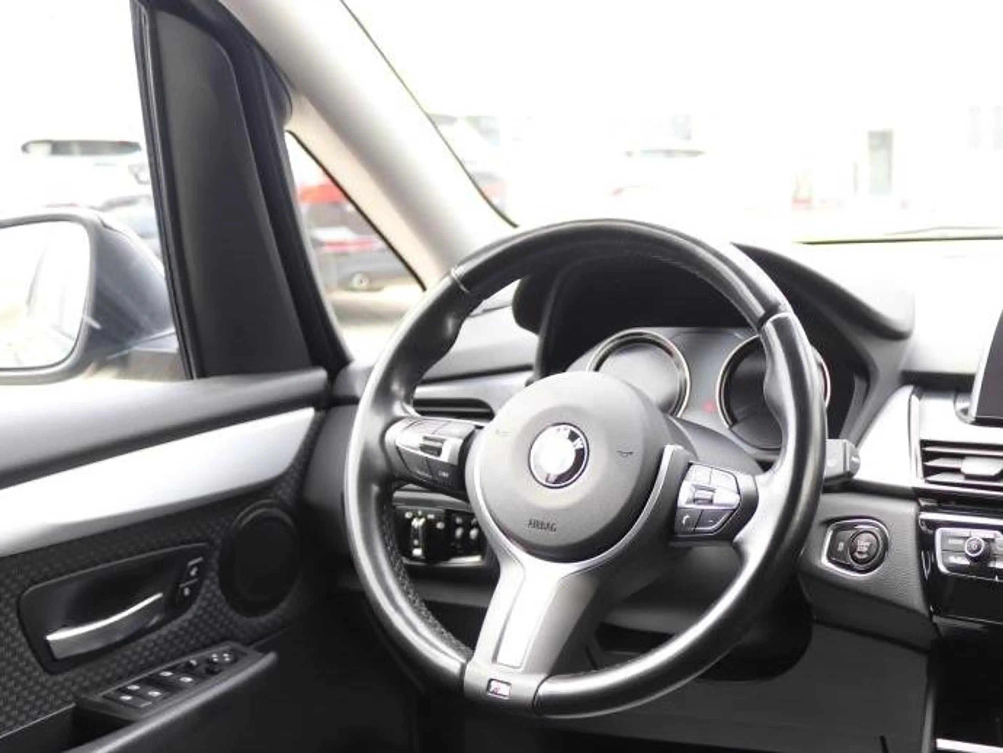 BMW 216 216 d Advantage — photo 10