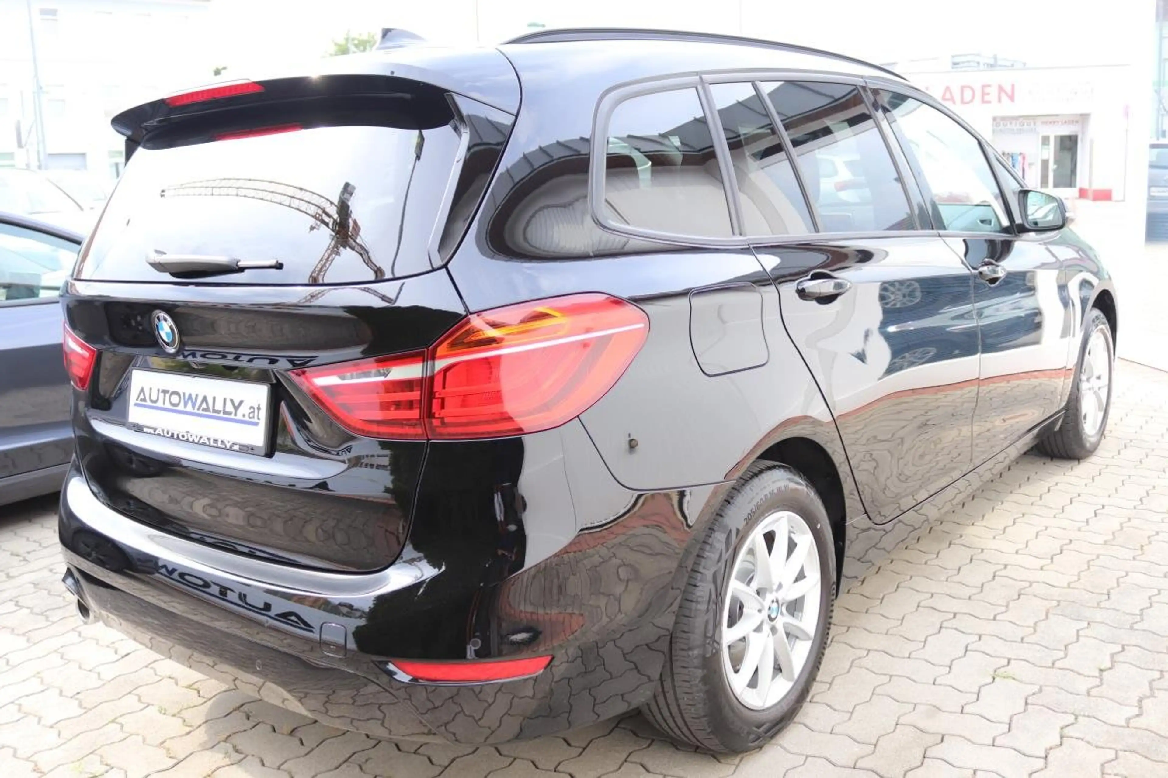 BMW 216 216 d Advantage — photo 4