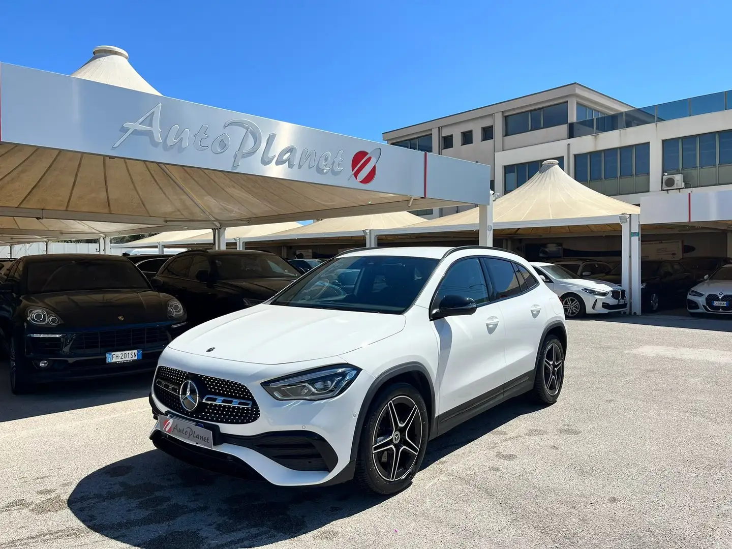 Mercedes-Benz GLA 200 GLA 200 d Premium auto Bianco - 2