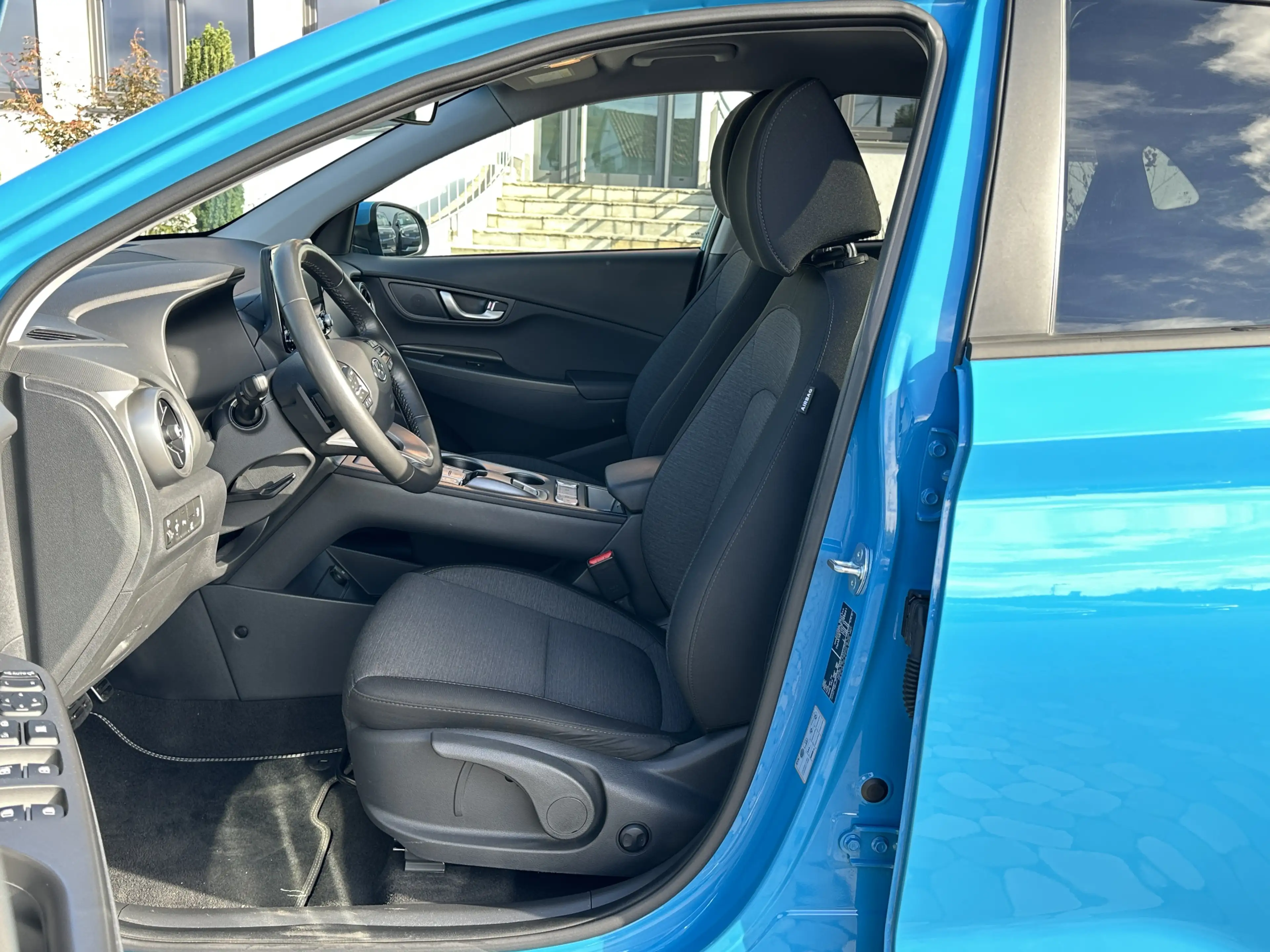 Hyundai KONA Trend LED NAV ACC KRELL WÄMPU 64KWh — photo 13