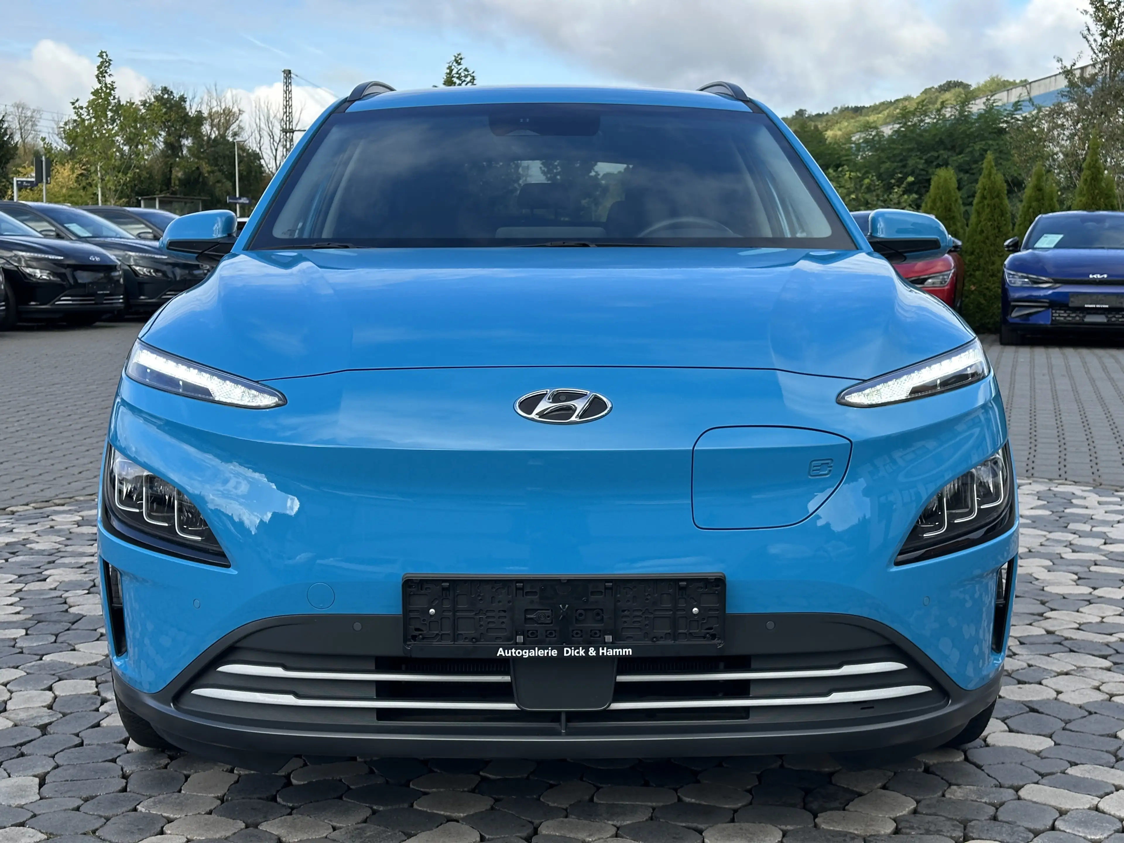 Hyundai KONA Trend LED NAV ACC KRELL WÄMPU 64KWh — photo 3