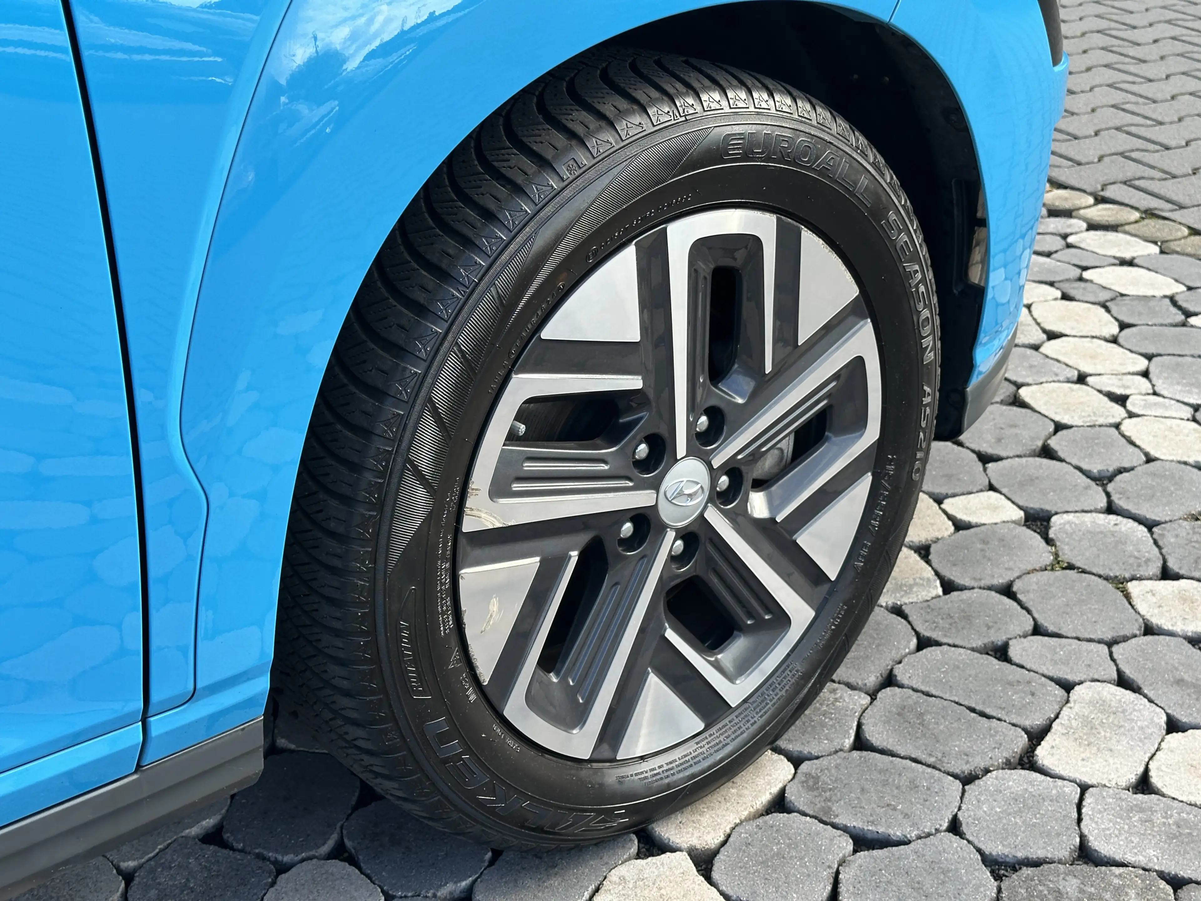 Hyundai KONA Trend LED NAV ACC KRELL WÄMPU 64KWh — photo 27
