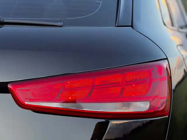Audi Q3 view 10