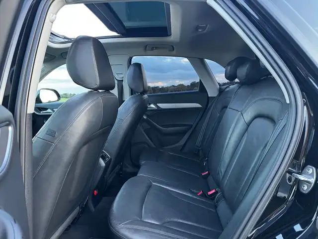 Audi Q3 view 15